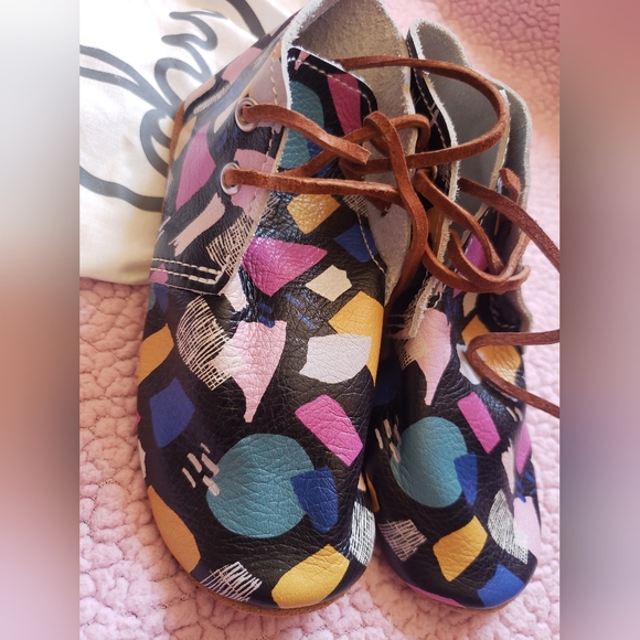 Mon Petition Shoes - Picture 1 of 7